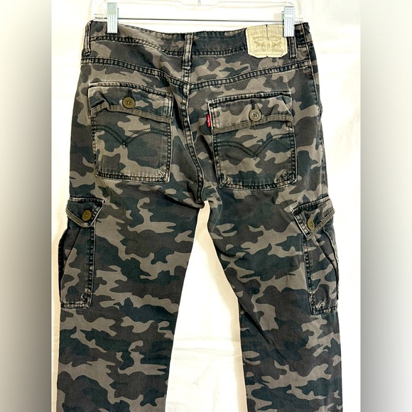 LEVI’S Camouflage Cargo Pants Size 30 x 30 - Picture 4 of 6
